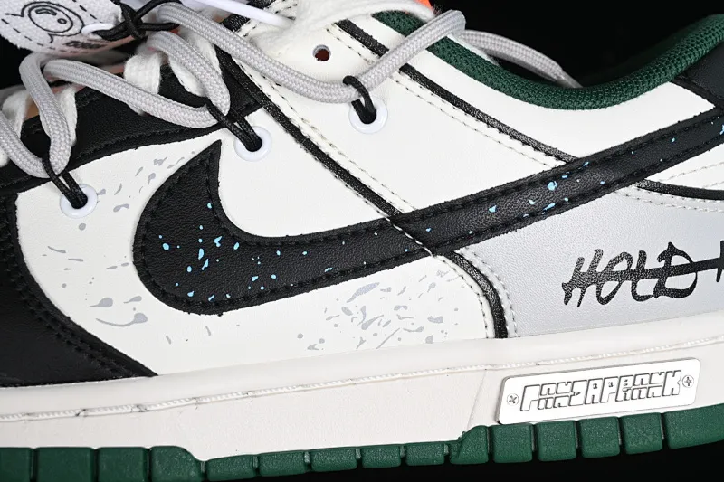 All Categories Nk SB Dunk Series Nk SB Dunk Low Low-top sneakers CS version Nk Dunk Low "Miami Hurricanes" Space Exploration Star Trek Customized version of deconstructed straps retro distressed low-top sneakers DD1391-300